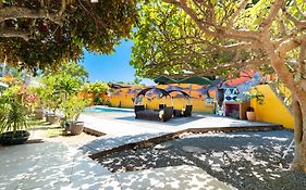 Maison D'Invites Dans Jardin Tropical Avec Piscine A Tahiti